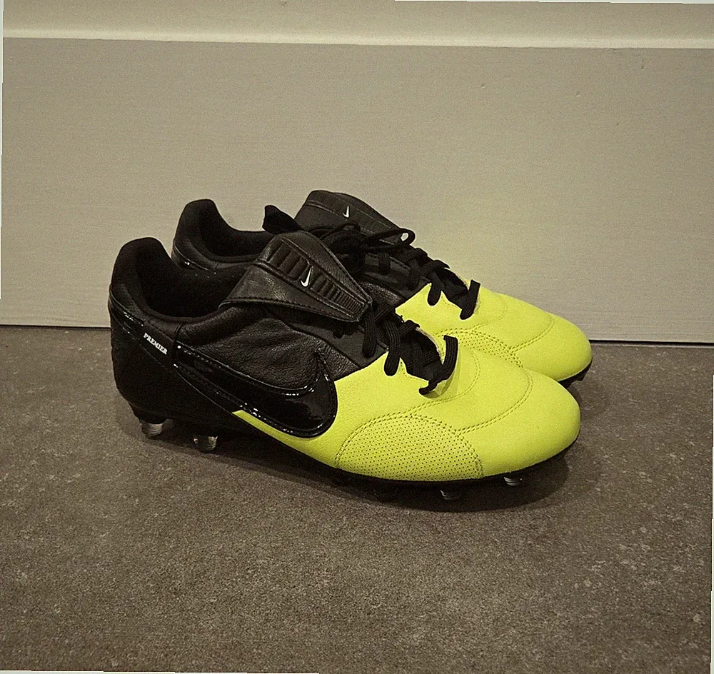Nike Premier 3 Firm Ground Soccer Cleats Black Volt Men's Size 6.5 AT5889-009