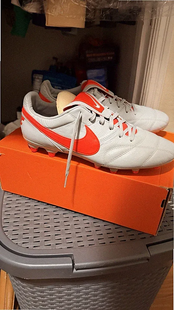 Nike Premier II 2 FG Wolf Grey Mens Soccer Cleats US 9.5 BNIB
