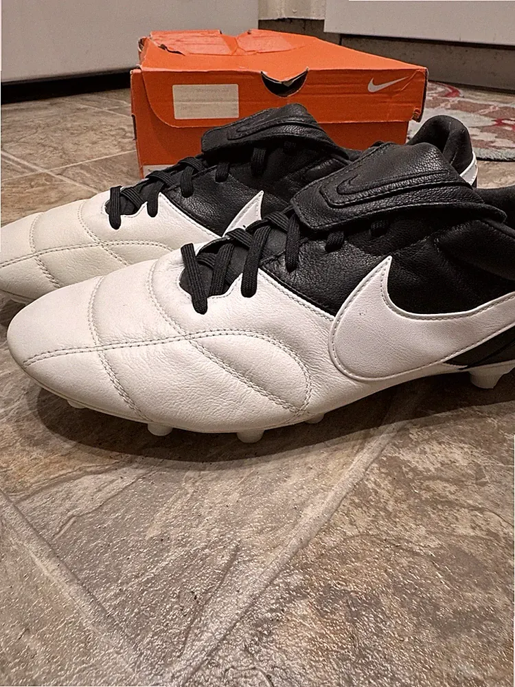 Nike Premier II FG Cleats 100 Authentic Kangaroo Leather 917803 110 Sz 11.5