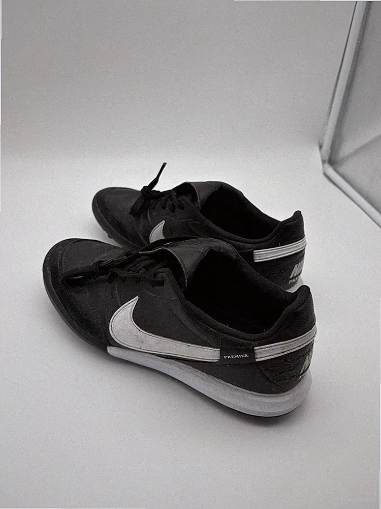 Nike Premier III Indoor Cleats Size 8