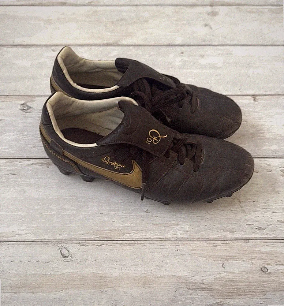 Nike Ronaldinho Soccer Cleats Sports Gear Brown Gold Boys 4 Women’s 6