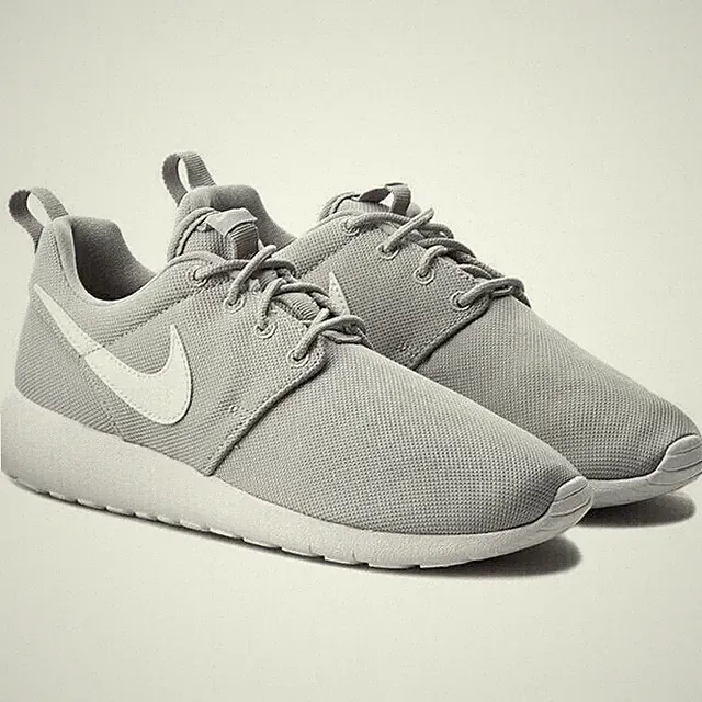 Nike Roshe One Youth Size 5Y Wolf Gray White Running 599728 033
