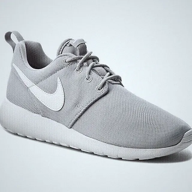 Nike Roshe One Youth Size 5Y Wolf Gray White Running 599728 033 New
