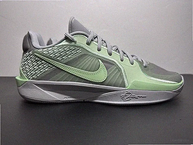 Nike Sabrina 2 LT Smoke Grey/Vapor Green Basketball FQ2174-004 Women's Size 7.5