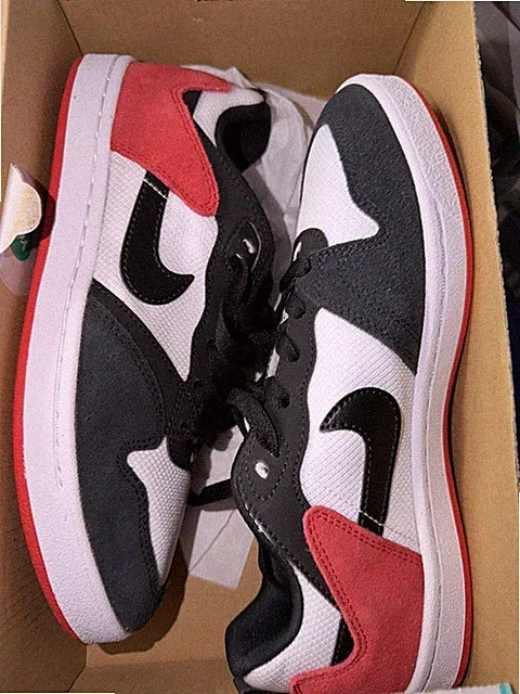 Nike SB Alleyoop Classic White Black University Red Men's 7/Women’s 8.5 NIB
