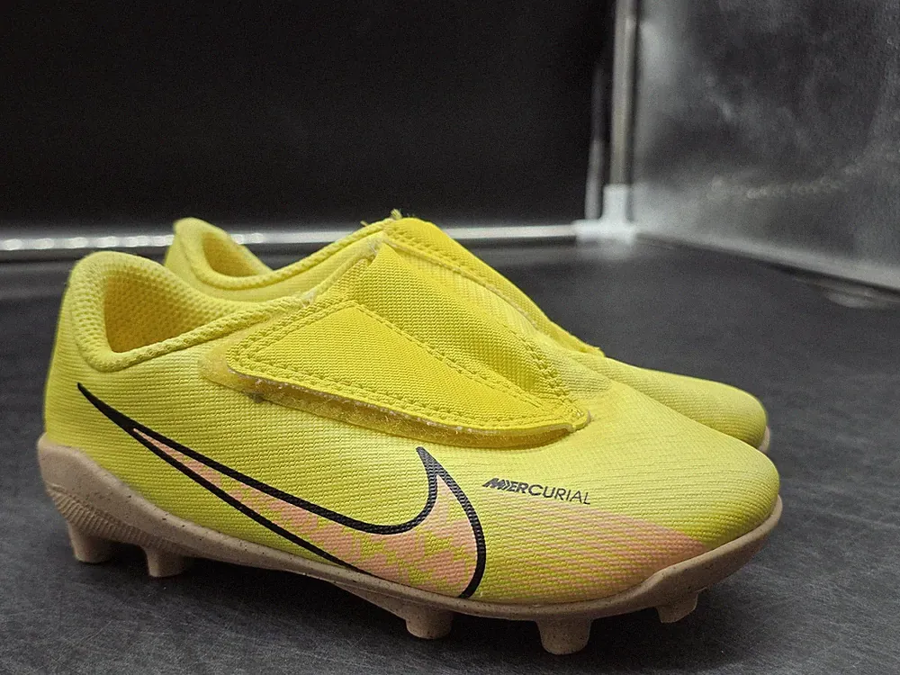 Nike Shoes Kids Size 9.5C Yellow Mercurial Soccer Cleats DJ5964-780 Stains