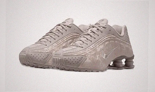 Nike Shox R4 Women's Size 7 College Grey/Flat Pewter HV0934-001 NWOB