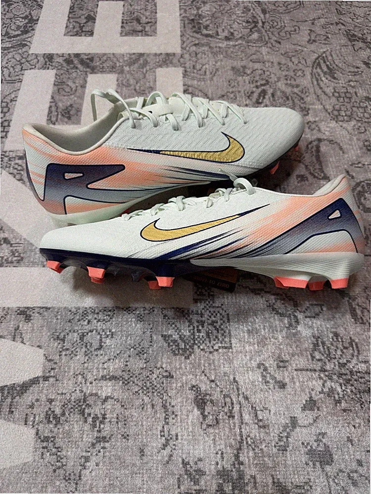 Nike size 11.5 Soccer Cleats Shoes Green Main Color with Gold Swoosh