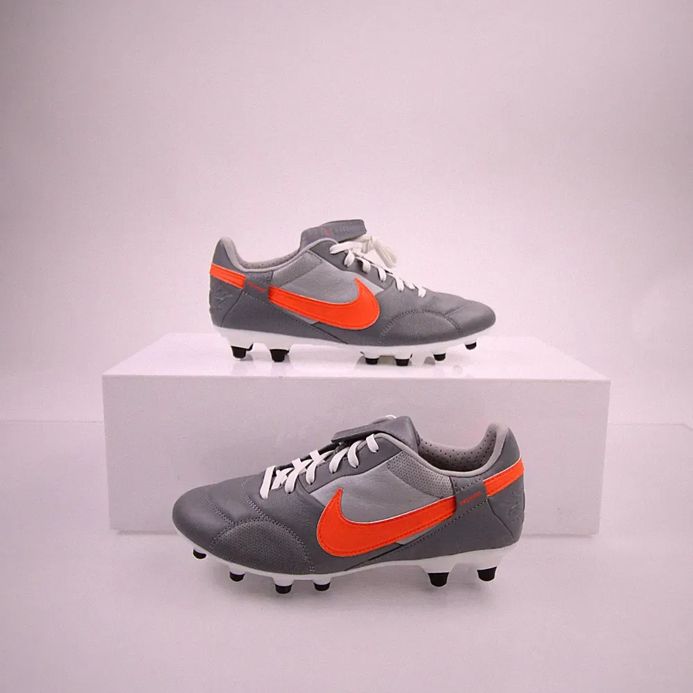 Nike Soccer Cleat Women's Gray New without Box 7.5