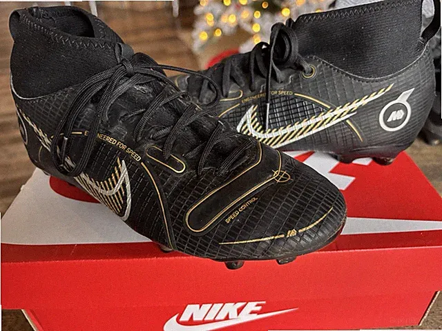 Nike Soccer Cleats Black Unisex US 4Y UK 3.5 EUR 36 Energized For Speed