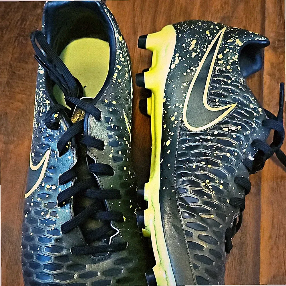 Nike Soccer Cleats Black/Volt Yellow Speckled Lace-Up Firm Ground Studs Size 11