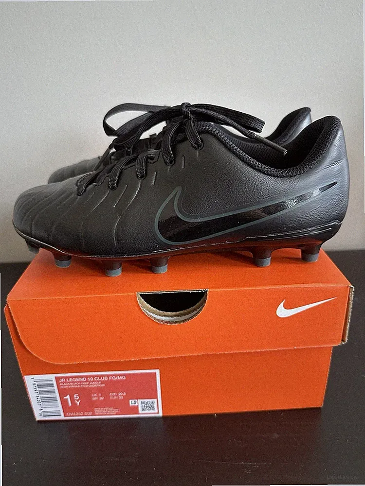 Nike Soccer Cleats JR Legend 10 Club Kids Size 1.5 Black