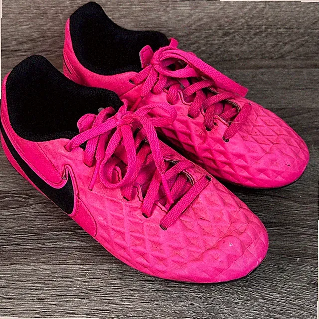 Nike Soccer Cleats Kids 13C Tiempo Legend 8 Club MG Pink Black AT5881-606