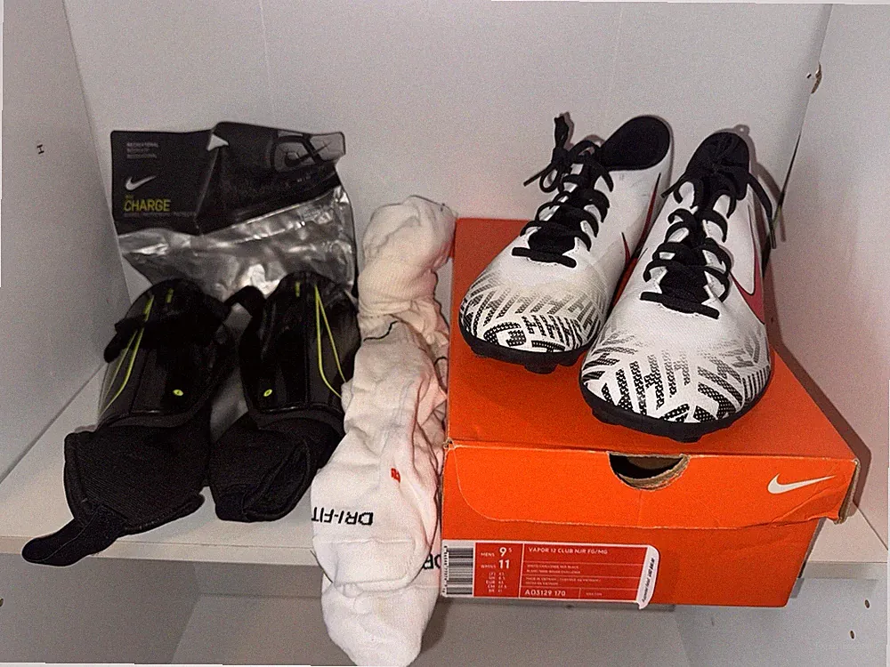 Nike Soccer Cleats (men 9.5, Women 11), Shin Guards, Pair Of Socks (Bundle)