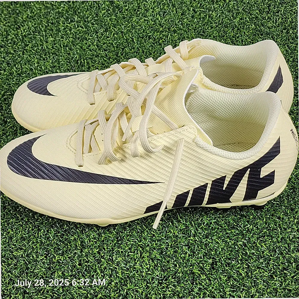 Nike Soccer Cleats Men's 4.5 Mercurial Zoom Vapor 15 Club FG Lemonade DJ5963-700