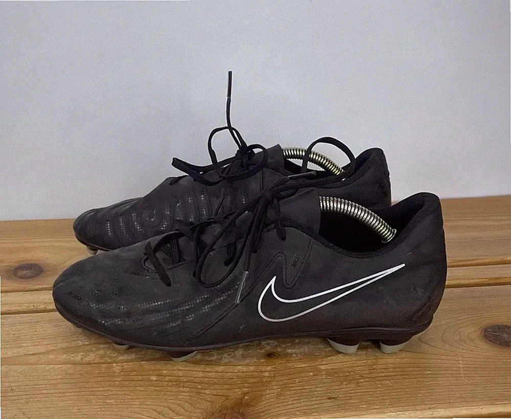 Nike Soccer Cleats – Men’s Size 7.5 /Blackout FG Cleats