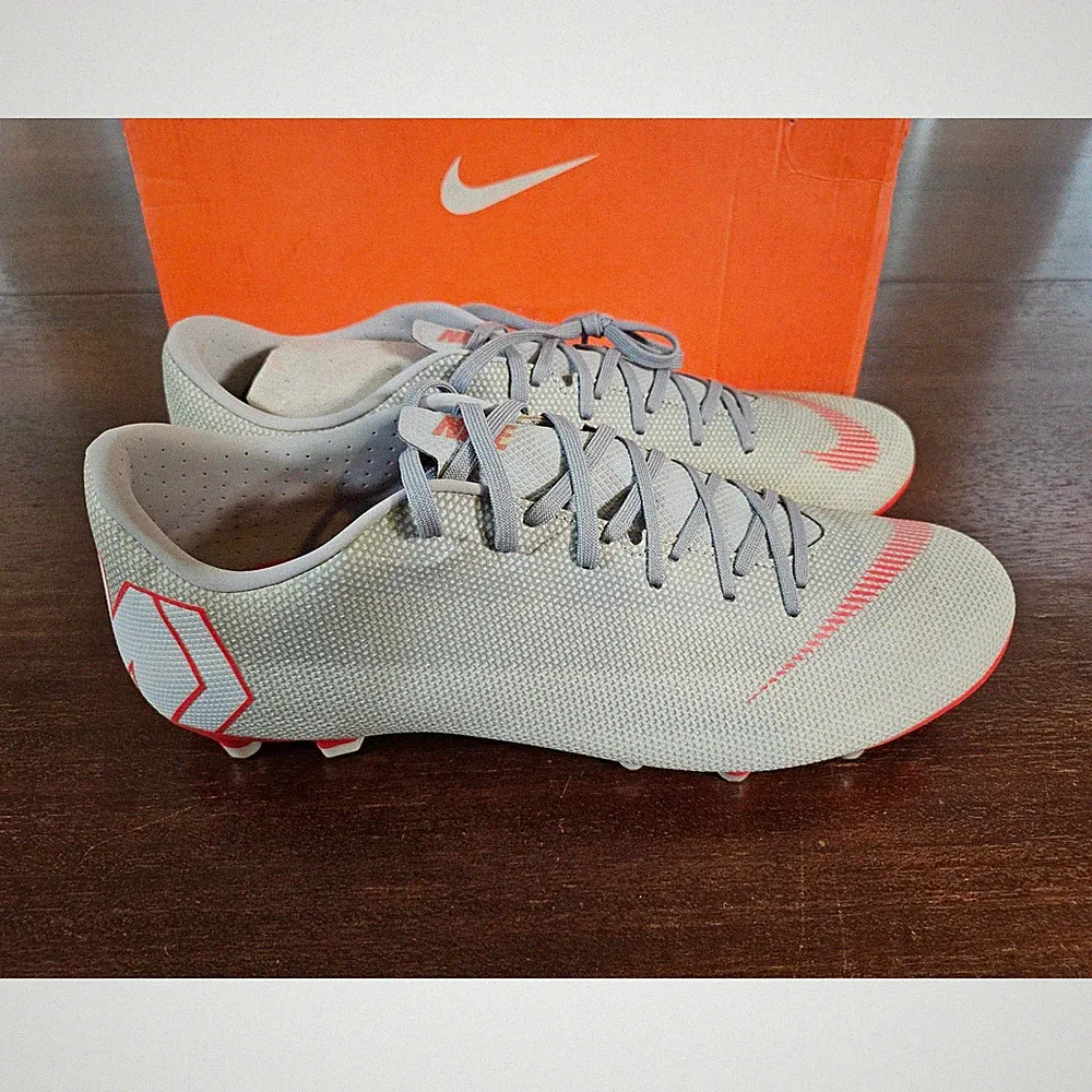 Nike Soccer Cleats Mens 11 Grey Mercurial Vapor 12 Academy MG AH7375-060