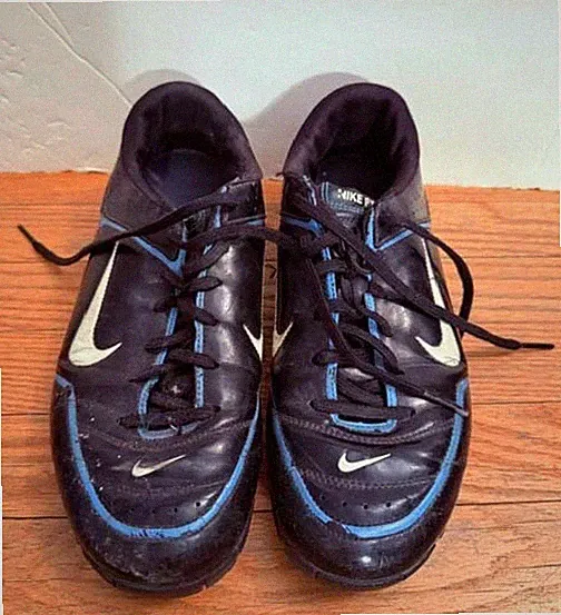 Nike Soccer Cleats Mens Size 11 Black & Blue Sports Sneakers