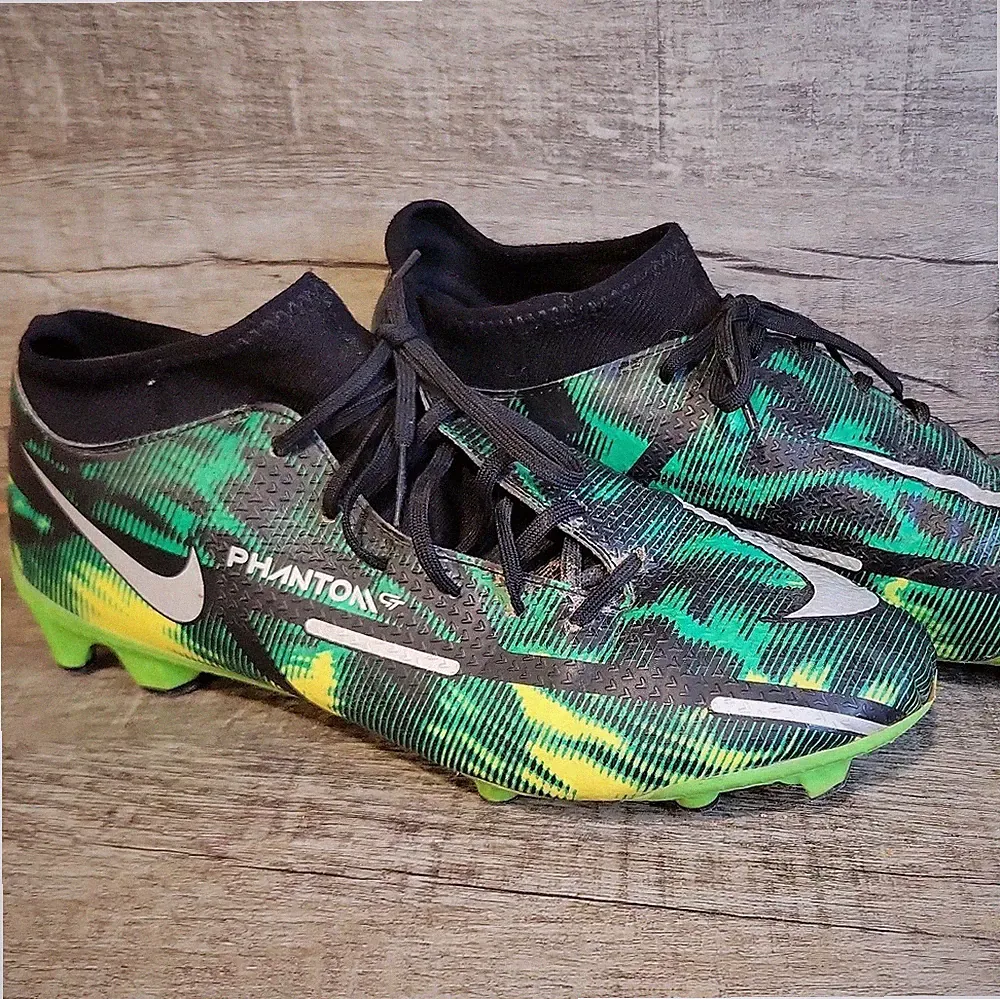 Nike Soccer Cleats Phantom GT2 Elite FG ‘Shockwave’ Size 8.5