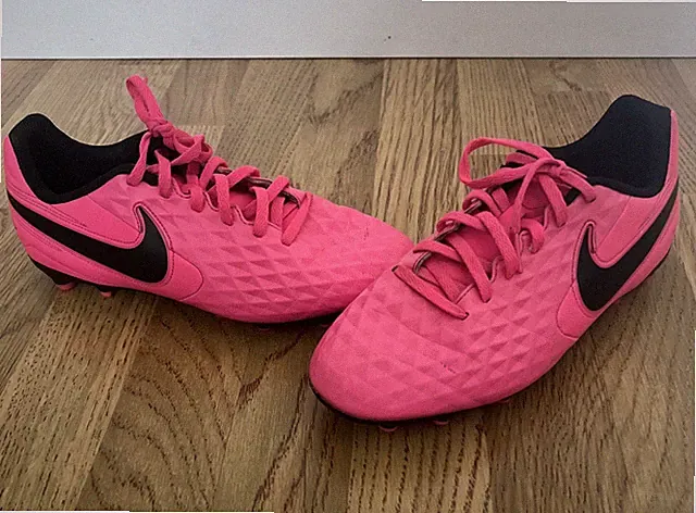 Nike Soccer Cleats Pink Size 5.5 Youth