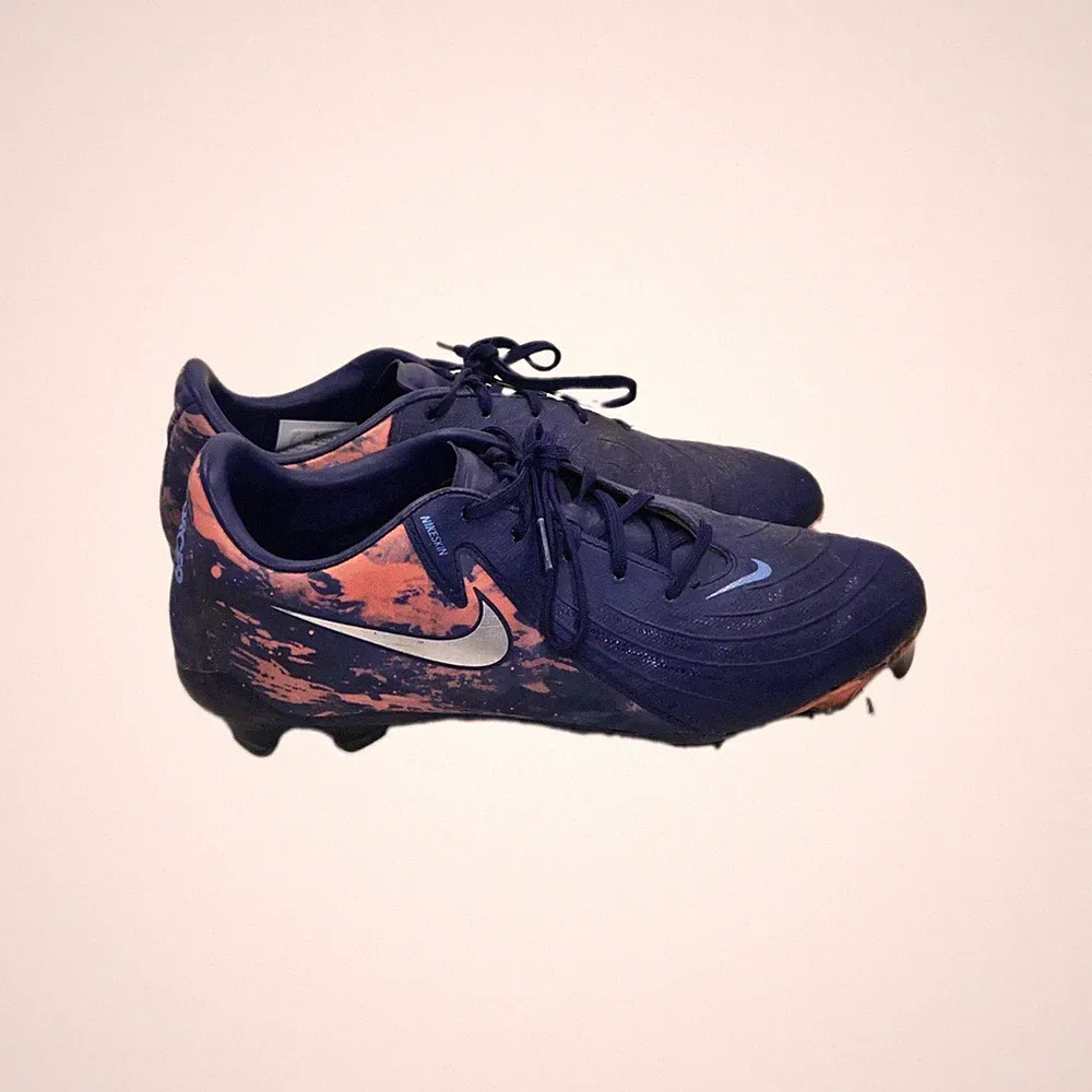 Nike Soccer Cleats Shoes Blue Womens Size 7.5