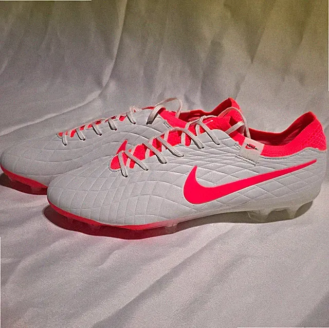 Nike Soccer Cleats Shoes White Hot Pink Molded Studs
