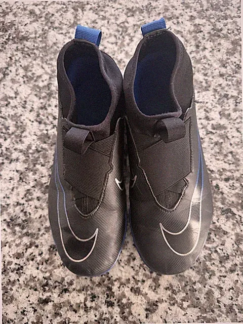 Nike Soccer Cleats Size 4.5