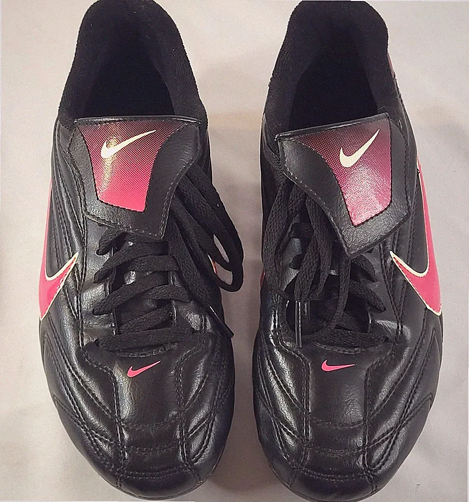 womens soccer cleats size 7