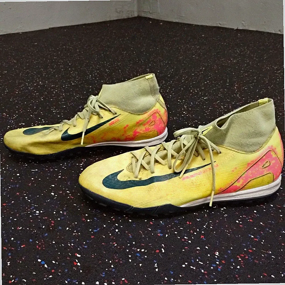 Nike Soccer Turf Mid Top Lace-Up Yellow/Pink/Black Multicolor FQ8831-700