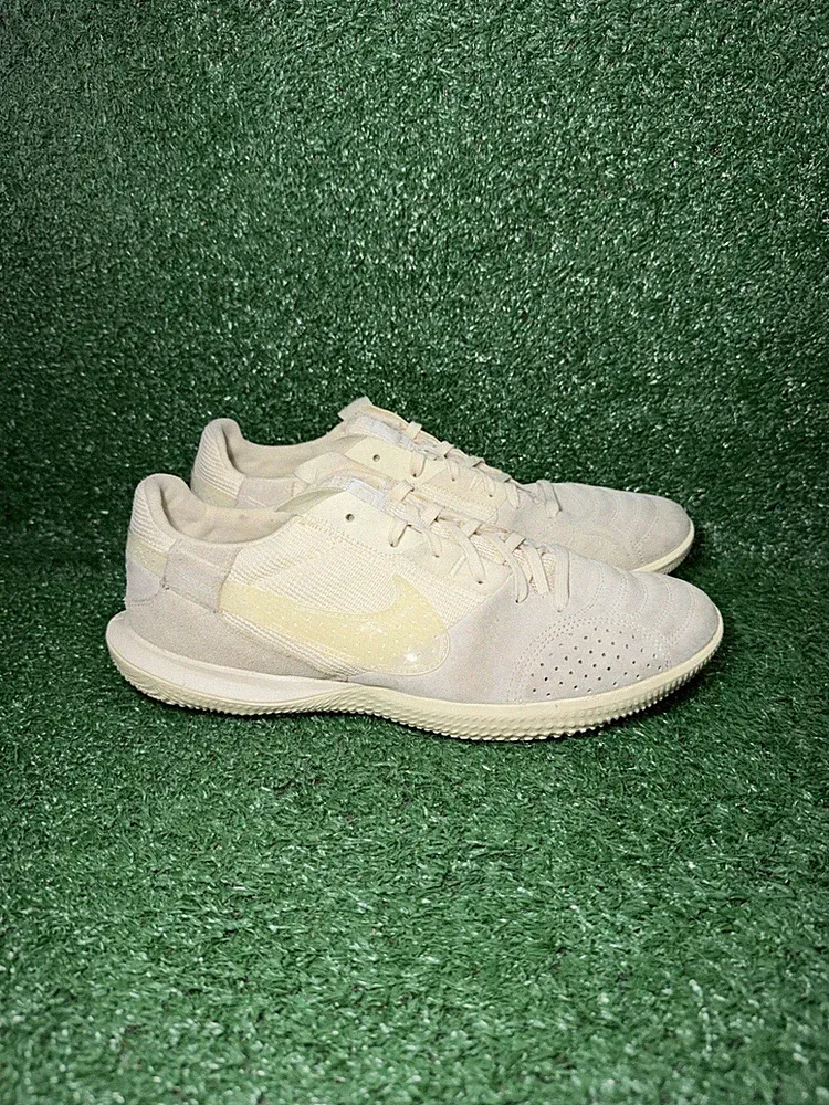 Nike Streetgato Mens Size 10 Beige Indoor Soccer Cleats Football Shoes Sneakers
