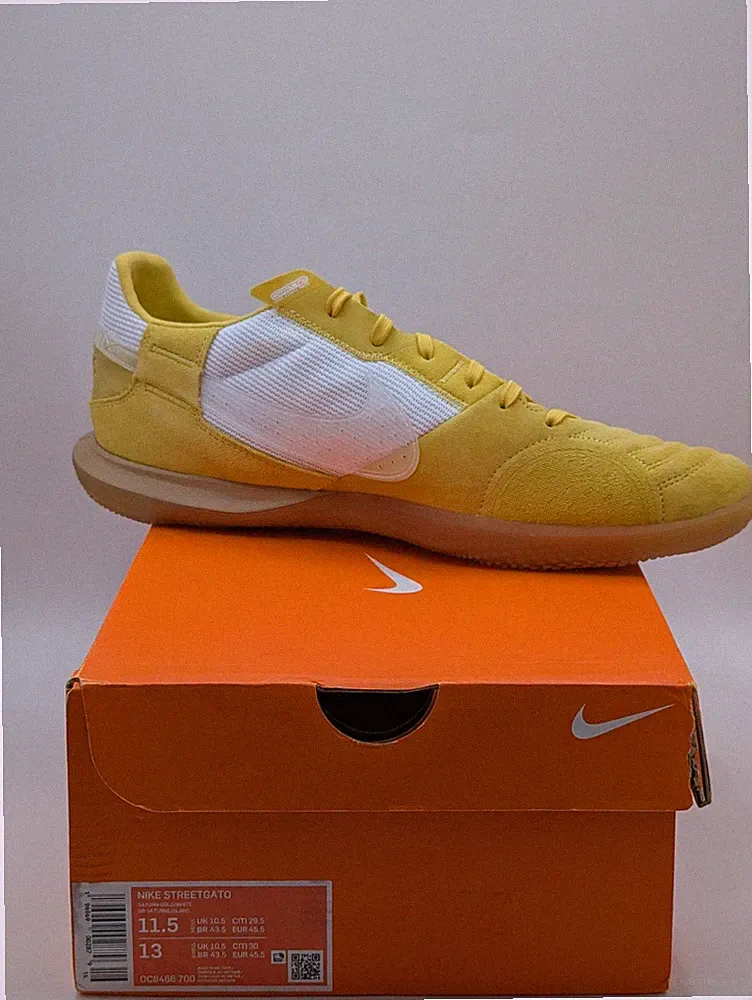 Nike Streetgato Mens Size 11.5 Indoor Soccer Shoes Cleats Saturn Gold DC8466-700