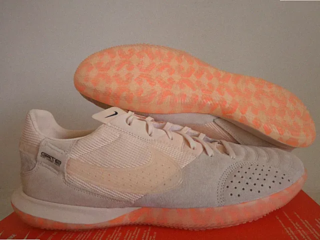 Nike Streetgato Street Gato "Indoor Soocer" Guava Ice Pink Sz 11.5 [FB9712-800]