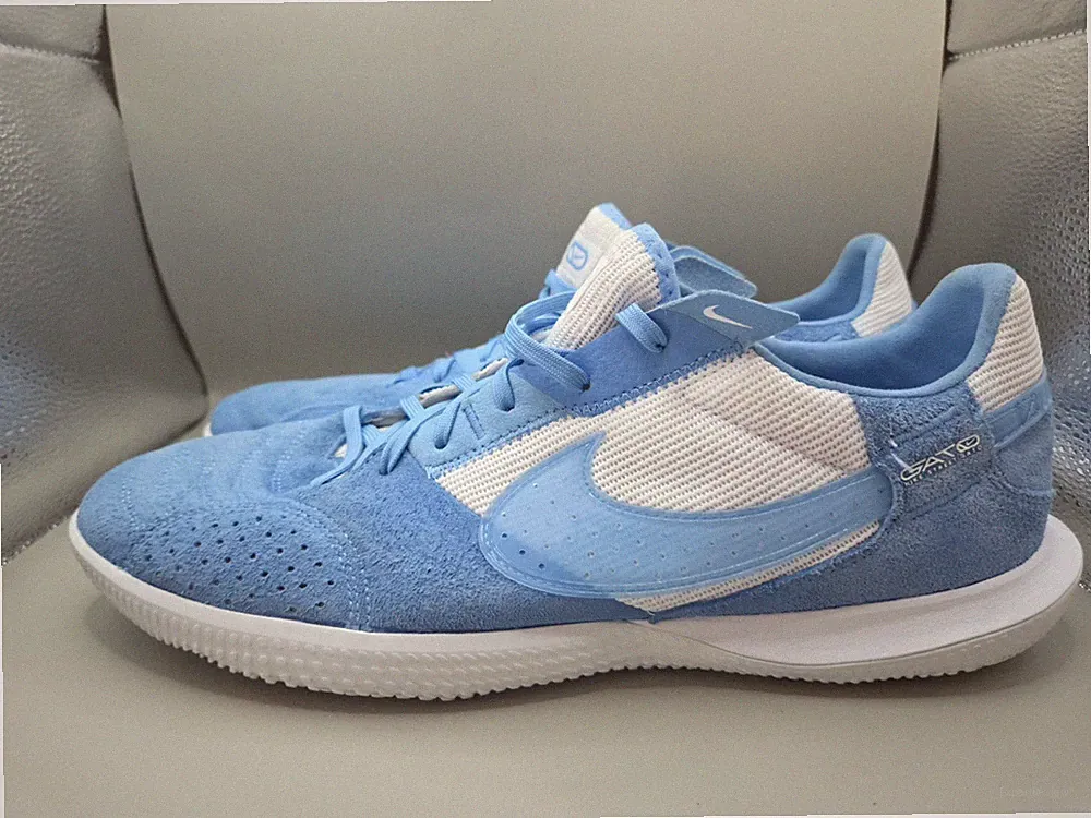 Nike StreetGato University Suede Indoor Soccer Mens 12 Blue White DC8466-400 EUC