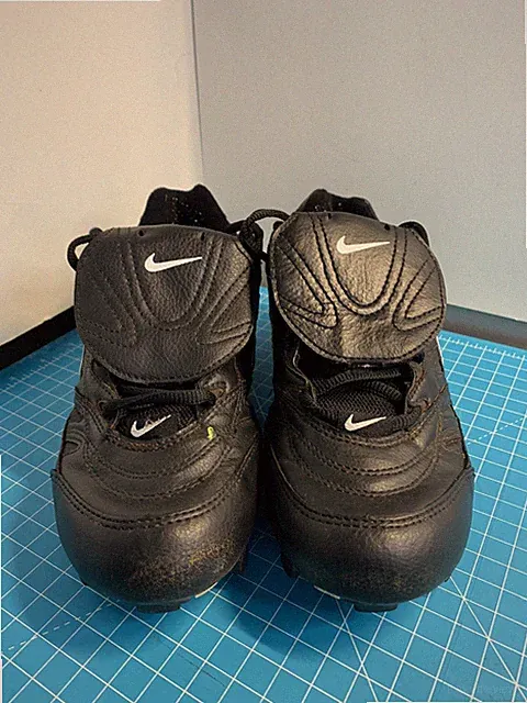 nike sz 8.5 cleats soccer