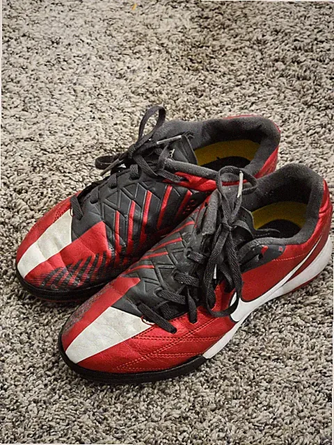 Nike T90 Shoot IV FG Size US 2.5Y Metallic Red Black white Soccer Cleats