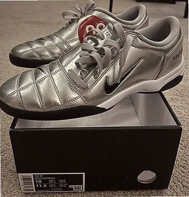 Nike T90 Total Ninety III Indoor Soccer Shoes Silver/Red, Size US 10