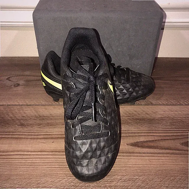 Nike tempo Children’s￼ soccer cleats size 13 C black￼