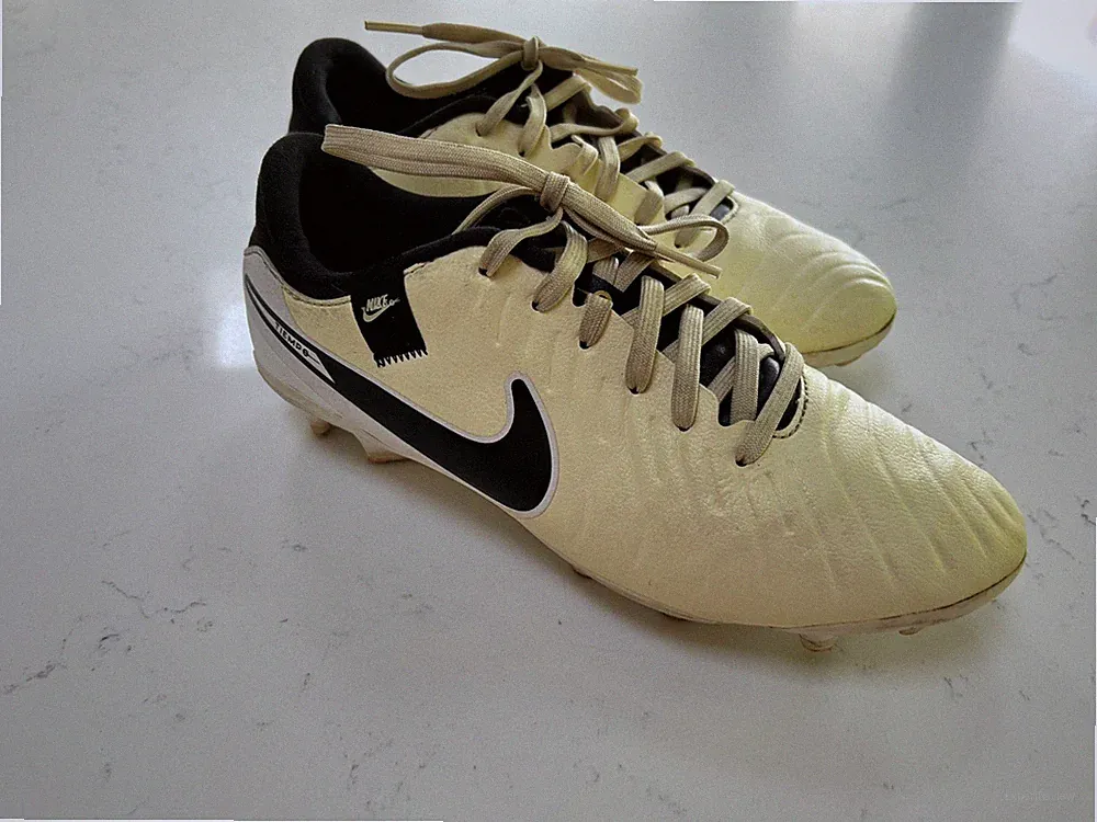 Nike Tempo Legend 10 Club Fg/MG Soccer Cleats Lemonade Men’s 6.5 Women’s 8.5