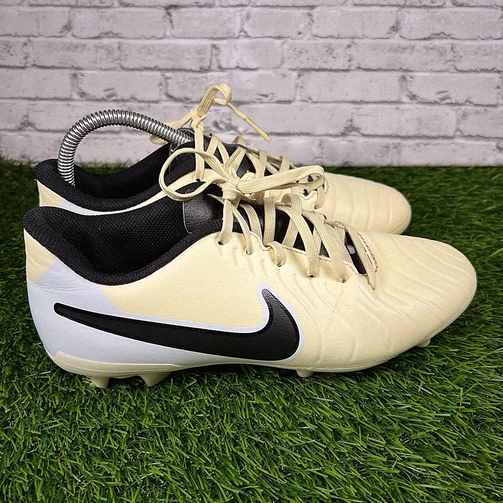 Nike Tempo Legend 10 Club Fg/MG Soccer Cleats Lemonade Men’s 7 Women’s 8.5