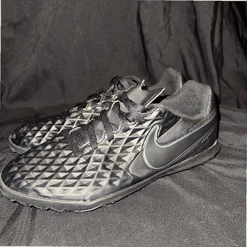 Nike Tiempo 9 Academy Turf Soccer Shoes Size Youth 6 Black AT5883-010 VGC