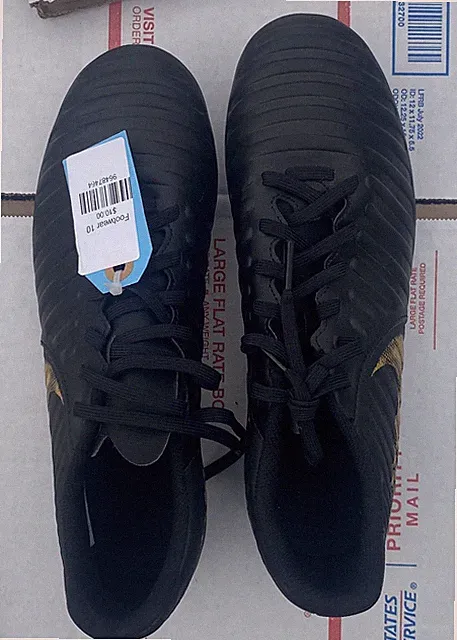 Nike Tiempo AO2597-077 Soccer Cleats Black Gold Size 7.5