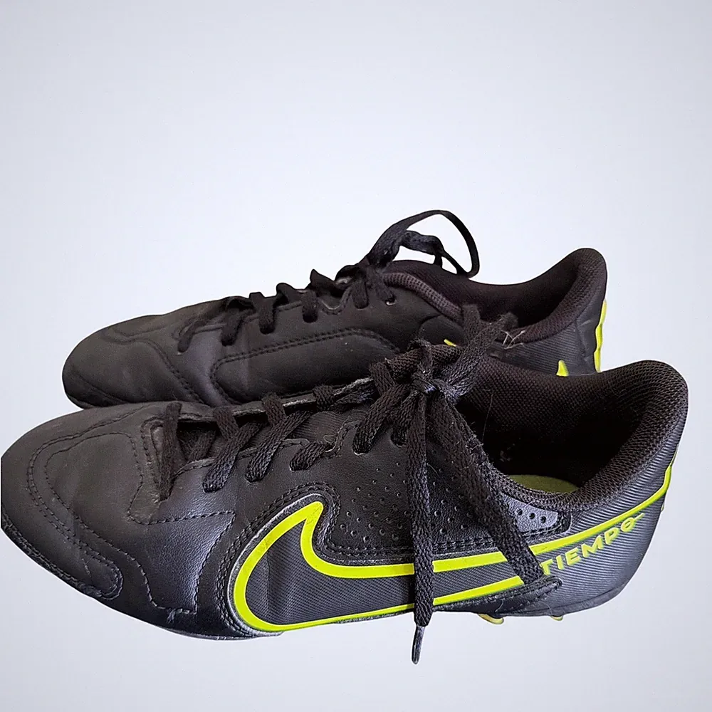 Nike Tiempo Black Yellow Kids Soccer Cleats Youth Size 5.5Y DA1334010