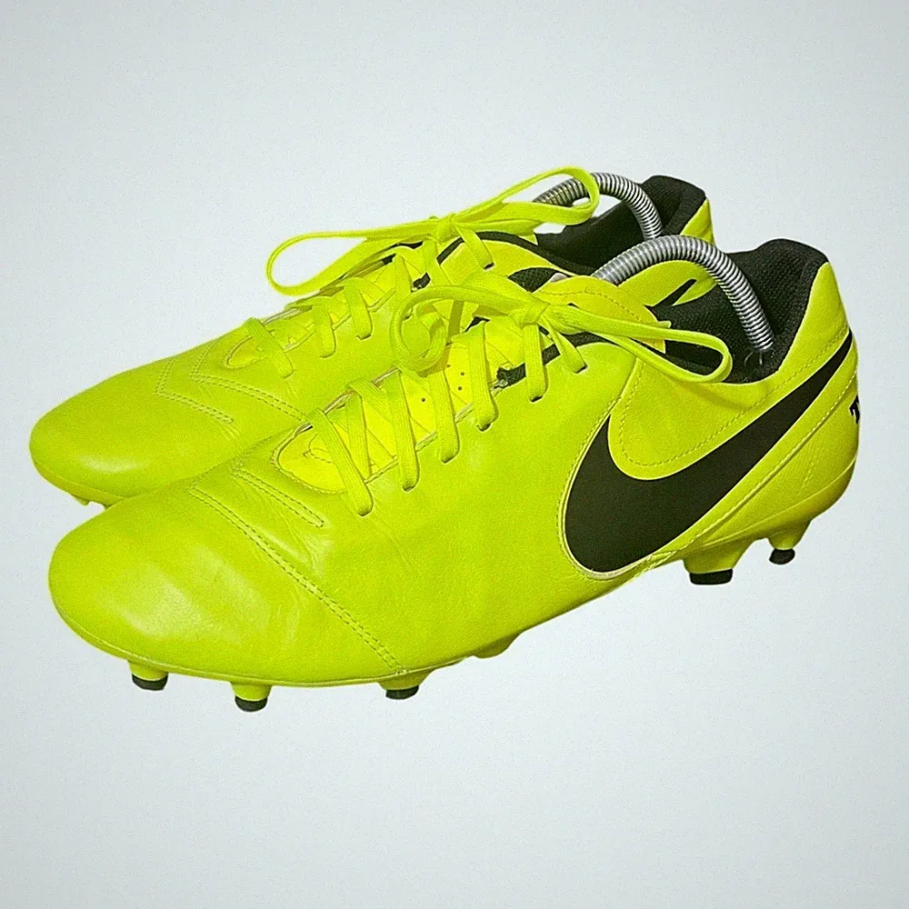 Nike Tiempo Genio II Leather Soccer Cleats Mens 12 Volt Yellow Black 819213-707