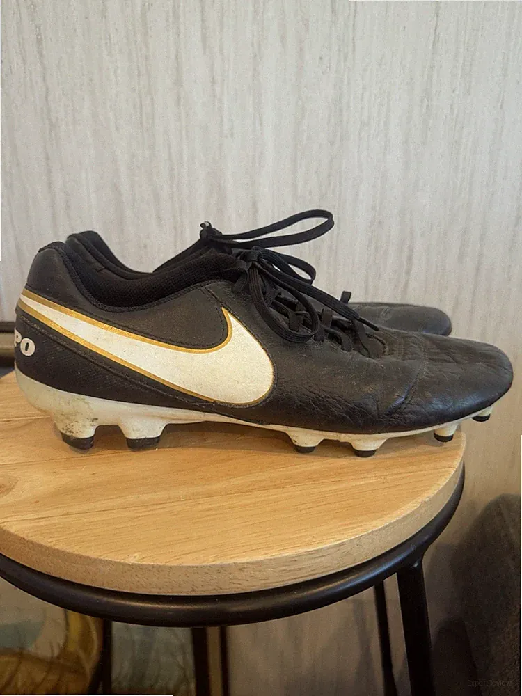 Nike Tiempo Genio II Men Size 10 Leather FG Soccer Cleats 819213-010
