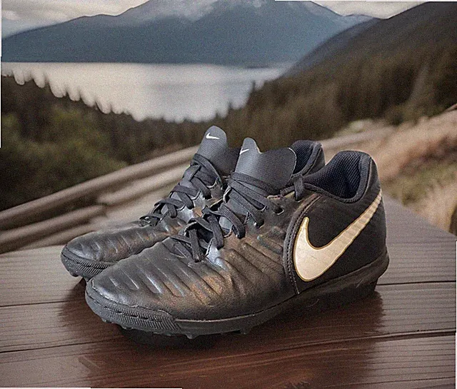 🔥 Nike Tiempo • Indoor Black Soccer Shoes • Men’s Size 6.5