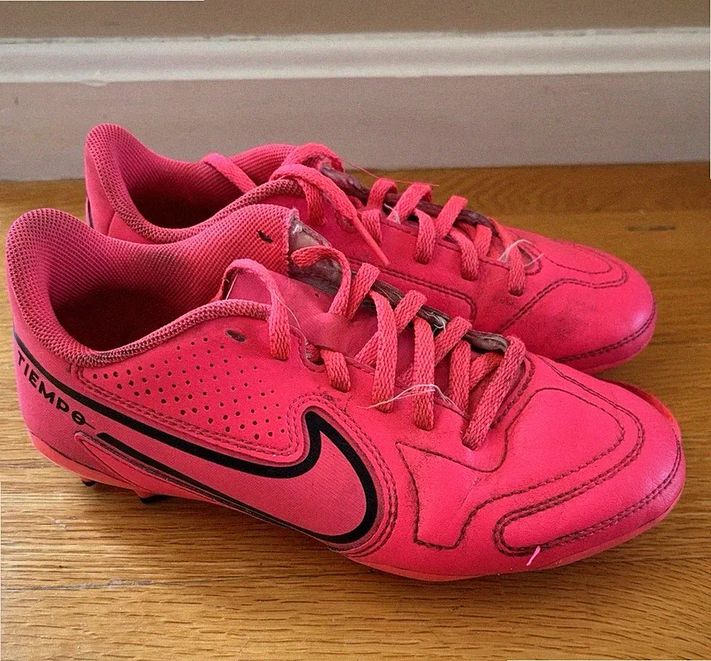 Nike Tiempo Jr Girls Soccer Cleats Pink Black Youth Size 3Y FG