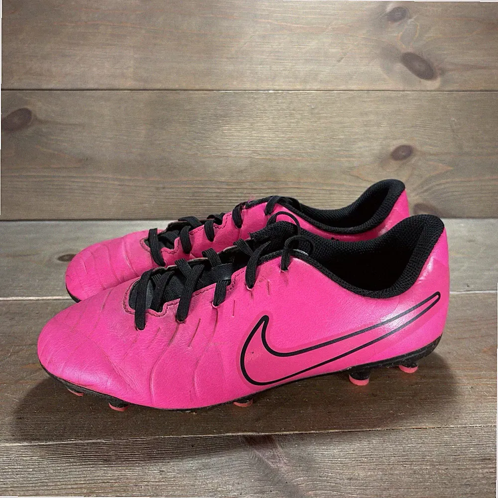 nike tiempo kids youth size 4.5 Y soccer cleats pink athletic shoes
