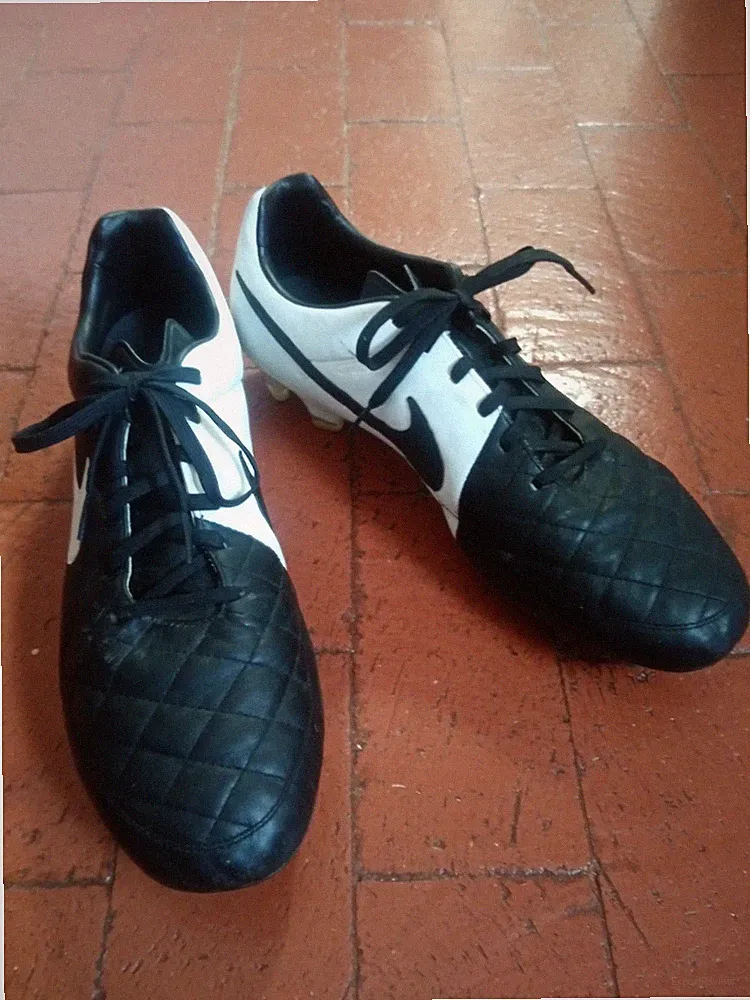 Nike Tiempo Legacy FG Black/White soccer cleats size US 15