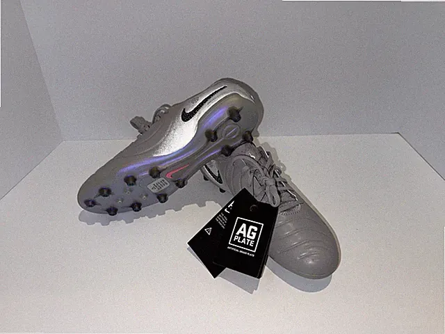 Nike Tiempo Legend 10 Elite AG Soccer Cleats Silver HF4378-001 Mens 6 NEW