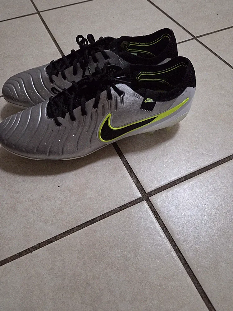Nike Tiempo Legend 10 Elite FG Silver Volt Soccer Cleats HF8980-001 Mens 11.5